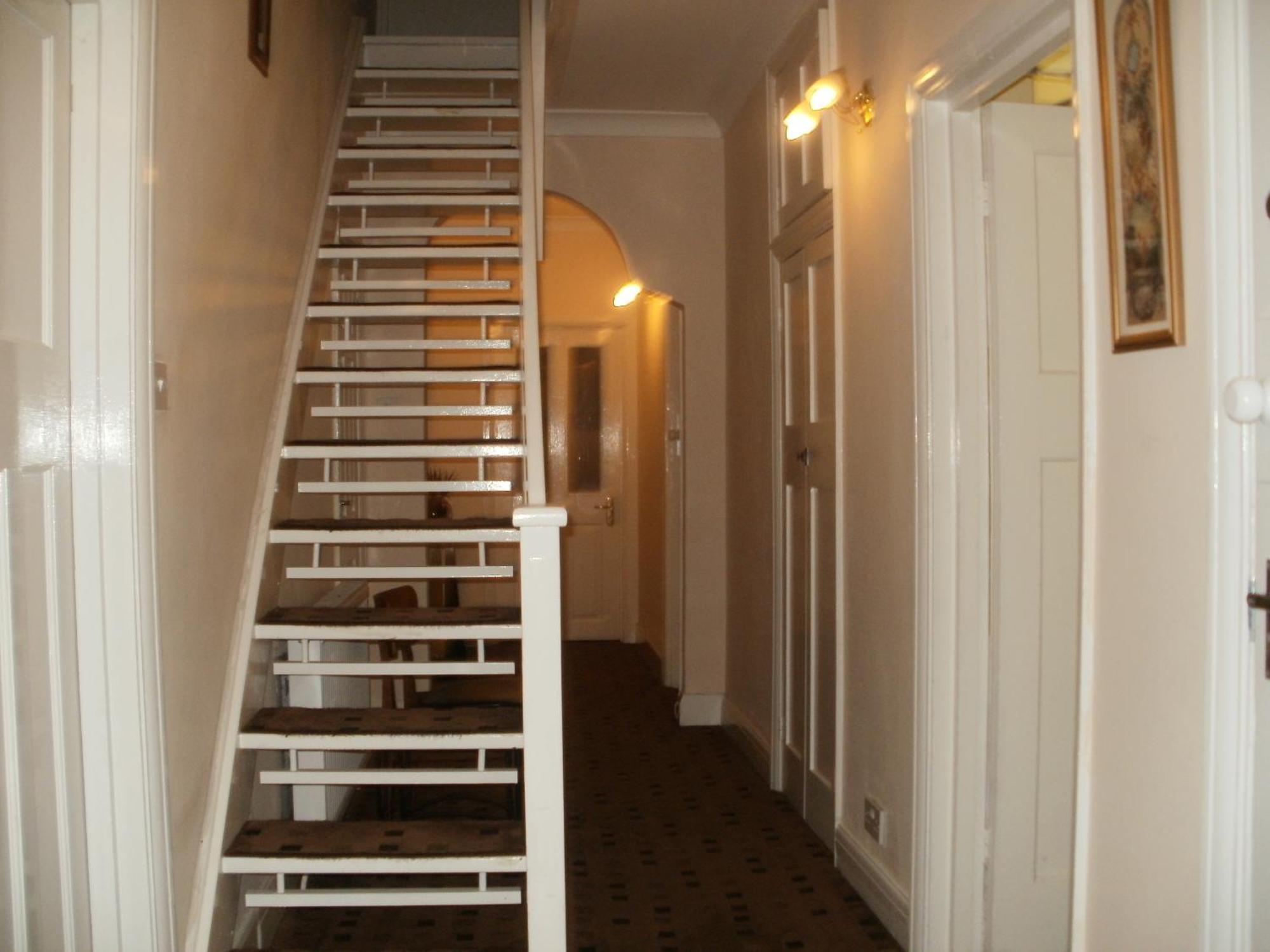 Guest house London Heathrow 3*